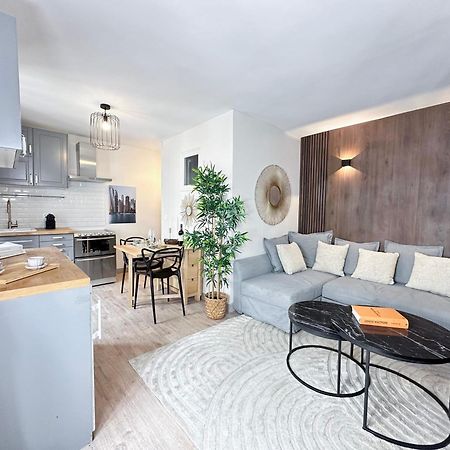 Stylish & Chic Duplex Near Eiffel Tower Lägenhet Paris Exteriör bild