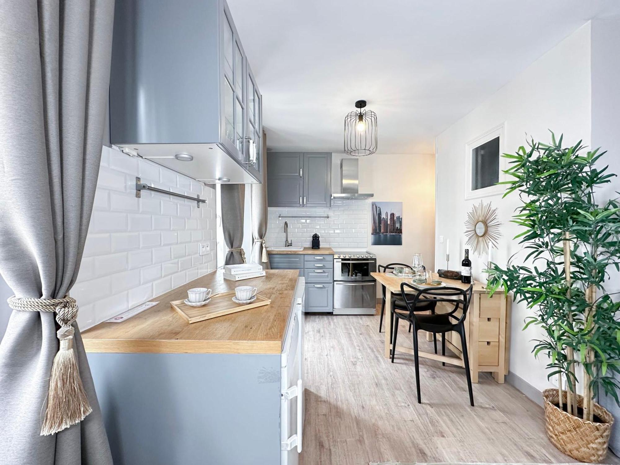 Stylish & Chic Duplex Near Eiffel Tower Lägenhet Paris Exteriör bild