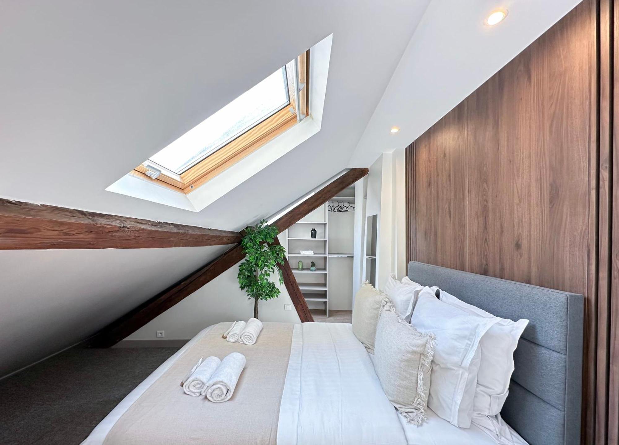 Stylish & Chic Duplex Near Eiffel Tower Lägenhet Paris Exteriör bild