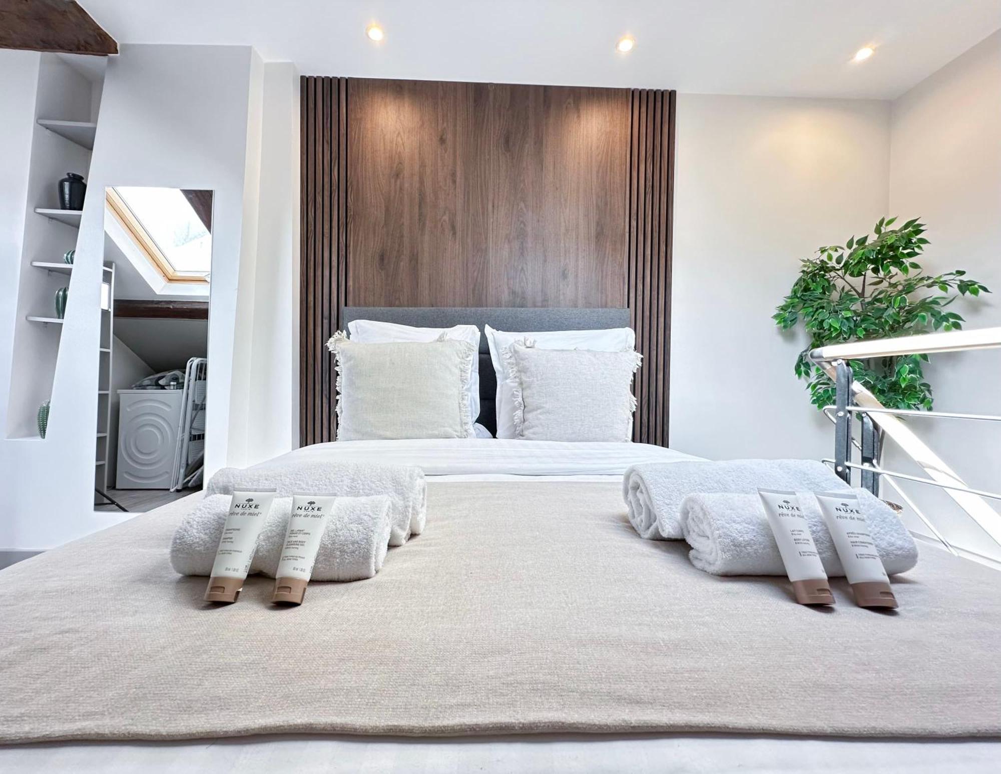 Stylish & Chic Duplex Near Eiffel Tower Lägenhet Paris Exteriör bild