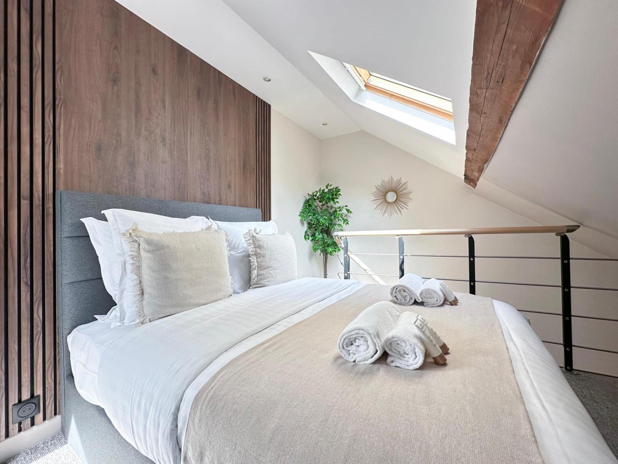 Stylish & Chic Duplex Near Eiffel Tower Lägenhet Paris Exteriör bild